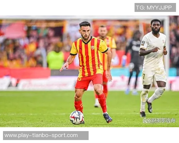 兰德尔本赛季状态火热已五次单场得分30上赛季仅三次表现相对平淡